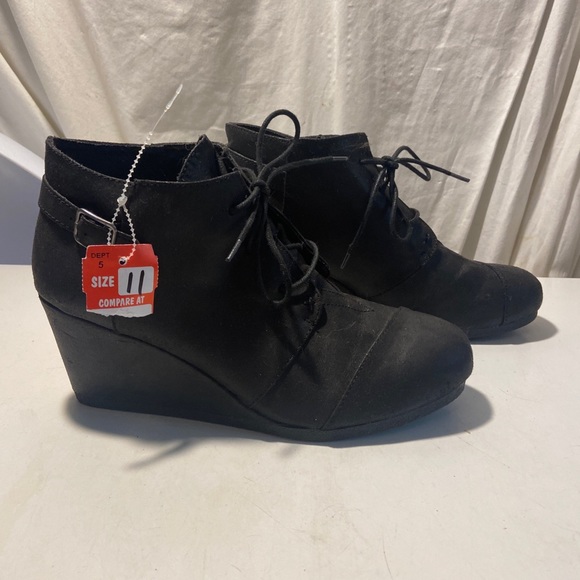 Maurices Shoes - Maurices black ankle boots lace up , side buckles size 11 NWT